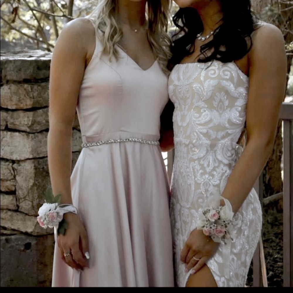 Prom dress - Picture 2 of 3